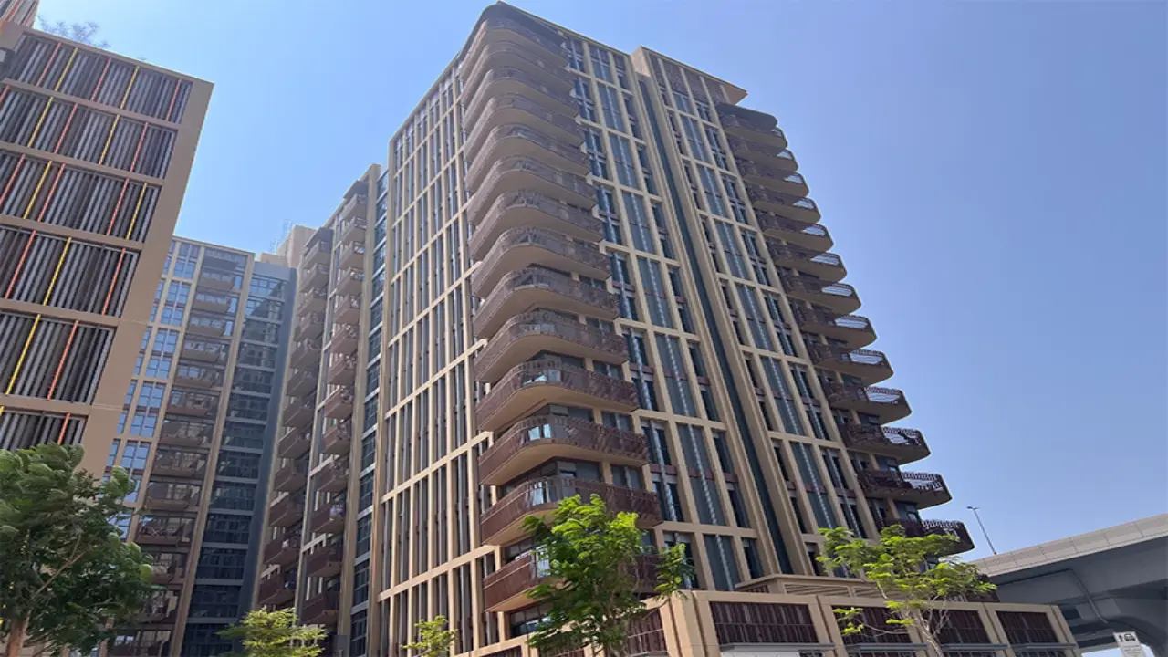 Просторная 3-комнатная квартира с видом на море в аренду в Al Yazia Plaza, проект Deira Enrichment галерея 1