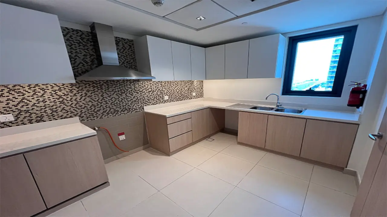 Просторная 3-комнатная квартира с видом на море в аренду в Al Yazia Plaza, проект Deira Enrichment галерея 12