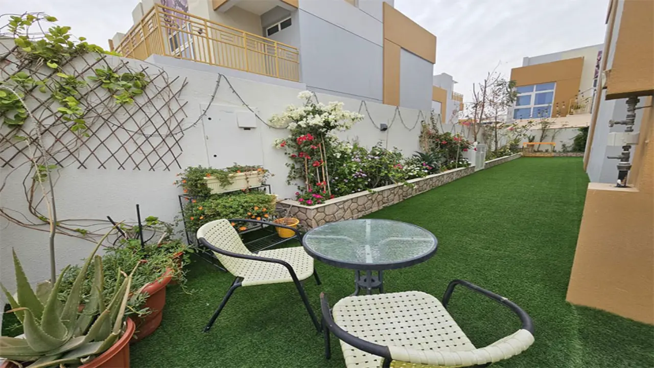 Угловой таунхаус с 3 спальнями и улучшенной планировкой на продажу в Avencia, Damac Hills 2 галерея 9