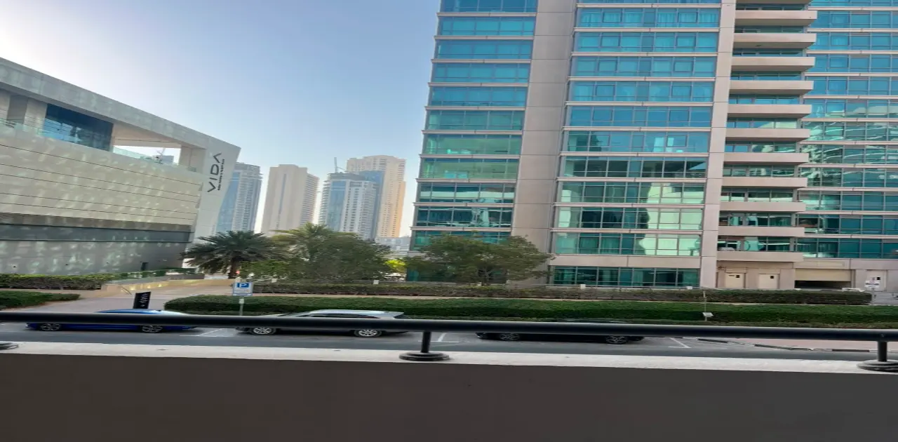 Spacious 2-Bedroom Ready-to-Move-In Apartment for Rent in Azure, Dubai Marina gallery 10
