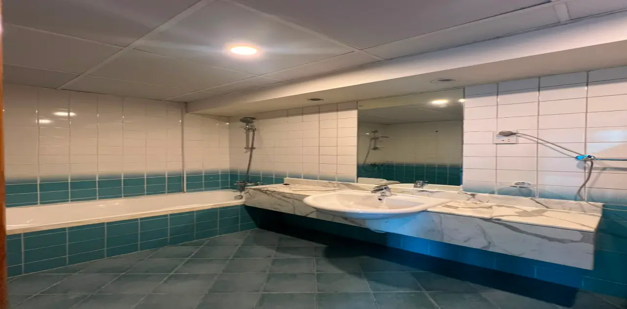 Spacious 2-Bedroom Ready-to-Move-In Apartment for Rent in Azure, Dubai Marina gallery 8
