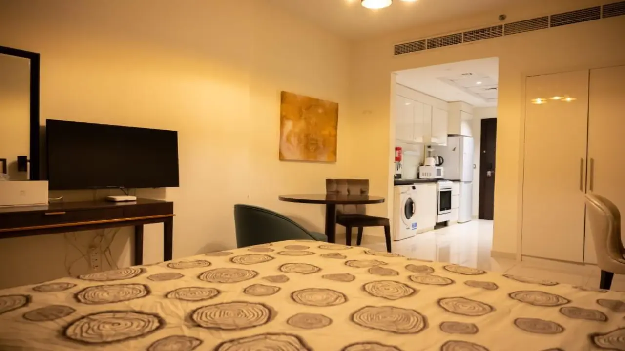 شقة استوديو مفروشة بالكامل للإيجار في غالية، قرية جميرا الدائرية، الحي 18 معرض 13