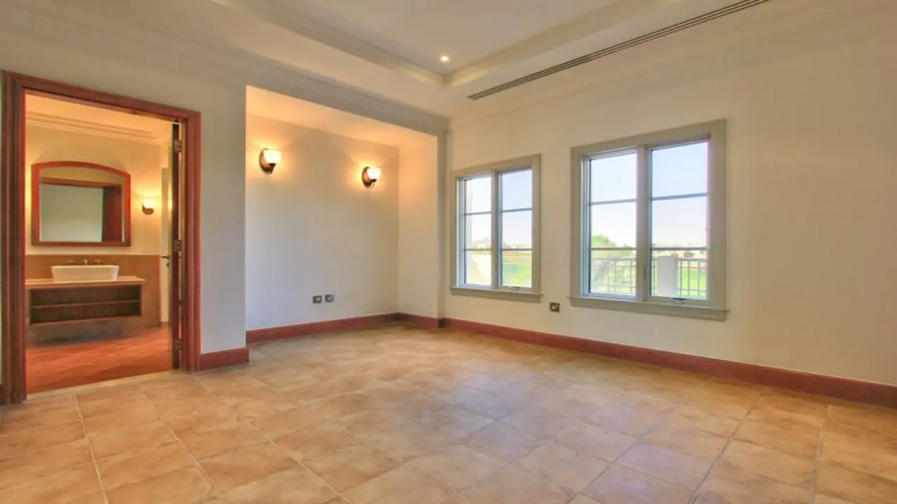 فيلا للإيجار مكونة من 5 غرف نوم مطلة على ملعب الجولف في فليم تري ريدج، جميرا جولف إستيتس معرض 2