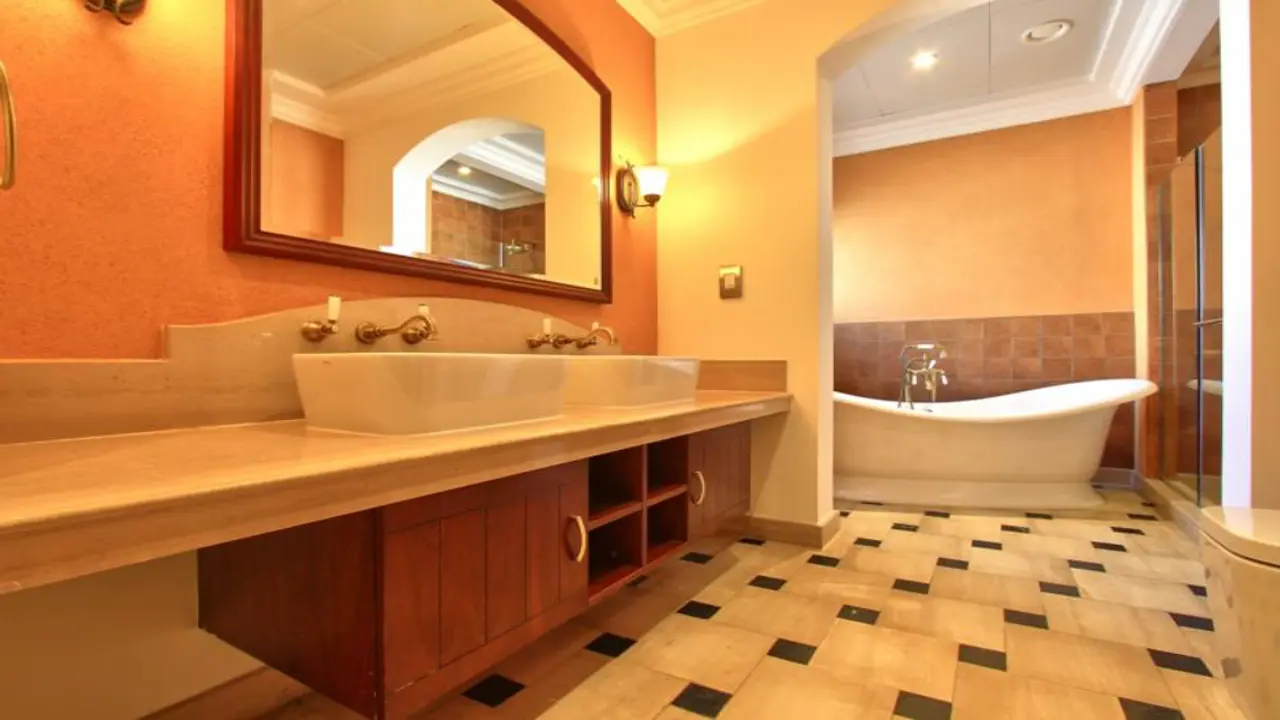 فيلا للإيجار مكونة من 5 غرف نوم مطلة على ملعب الجولف في فليم تري ريدج، جميرا جولف إستيتس معرض 10