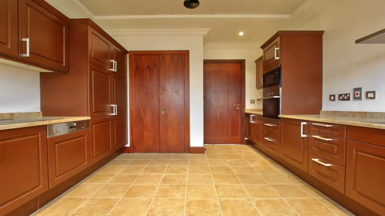 فيلا للإيجار مكونة من 5 غرف نوم مطلة على ملعب الجولف في فليم تري ريدج، جميرا جولف إستيتس معرض 8