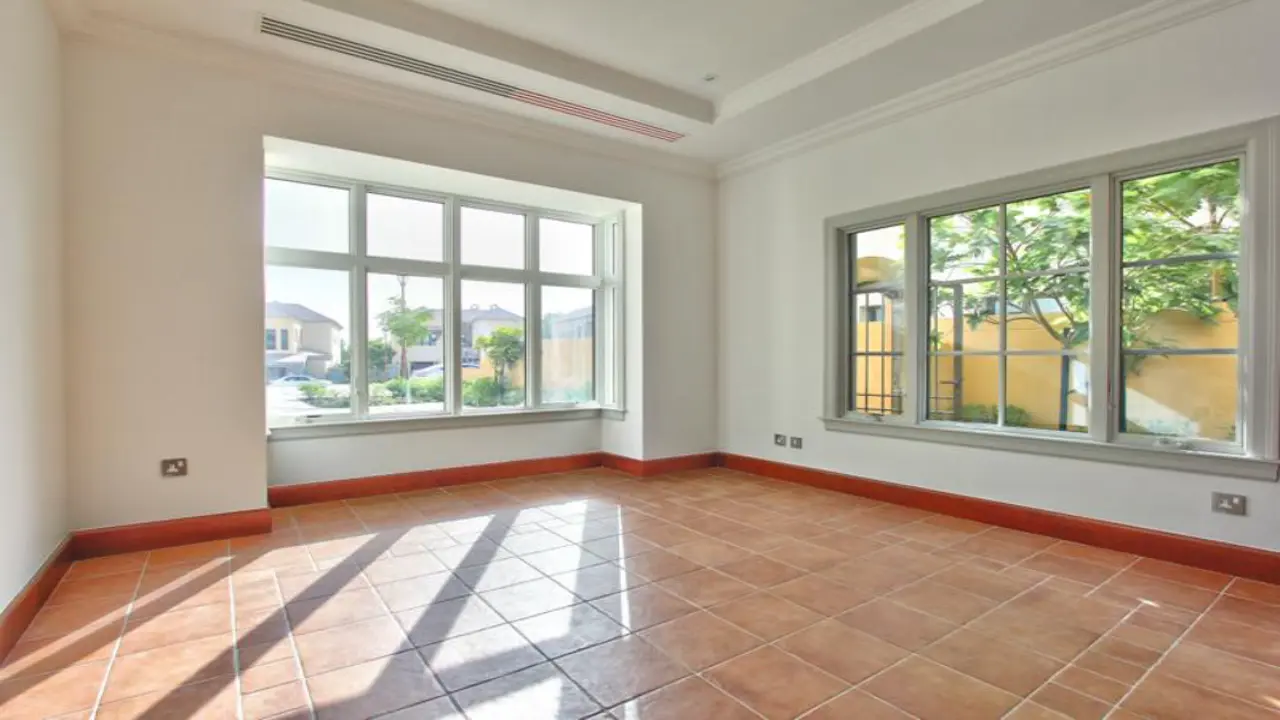 فيلا للإيجار مكونة من 5 غرف نوم مطلة على ملعب الجولف في فليم تري ريدج، جميرا جولف إستيتس معرض 6