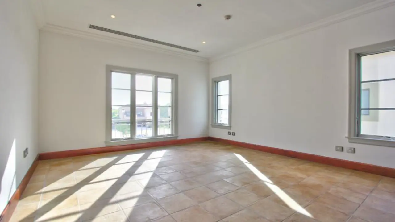 فيلا للإيجار مكونة من 5 غرف نوم مطلة على ملعب الجولف في فليم تري ريدج، جميرا جولف إستيتس معرض 5