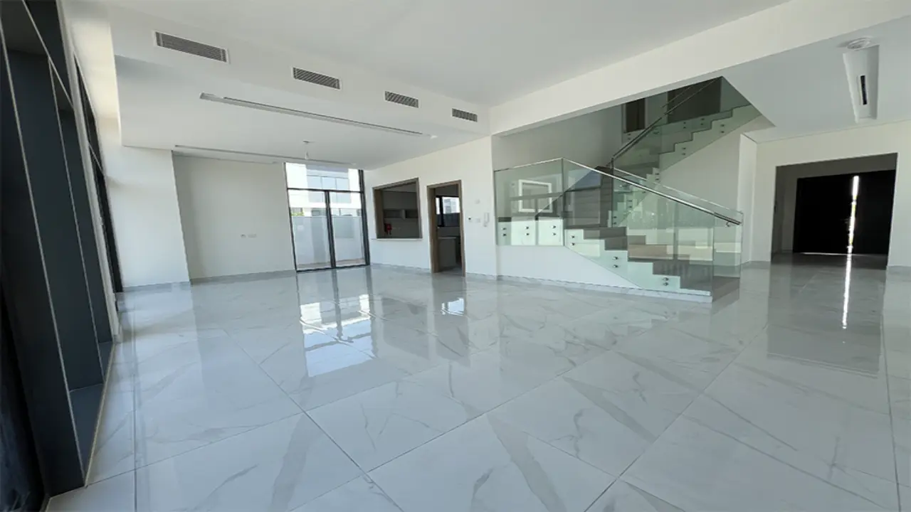 فيلا جديدة للإيجار في الفرجان شرق، دبي، مكونة من 5 غرف نوم. معرض 3