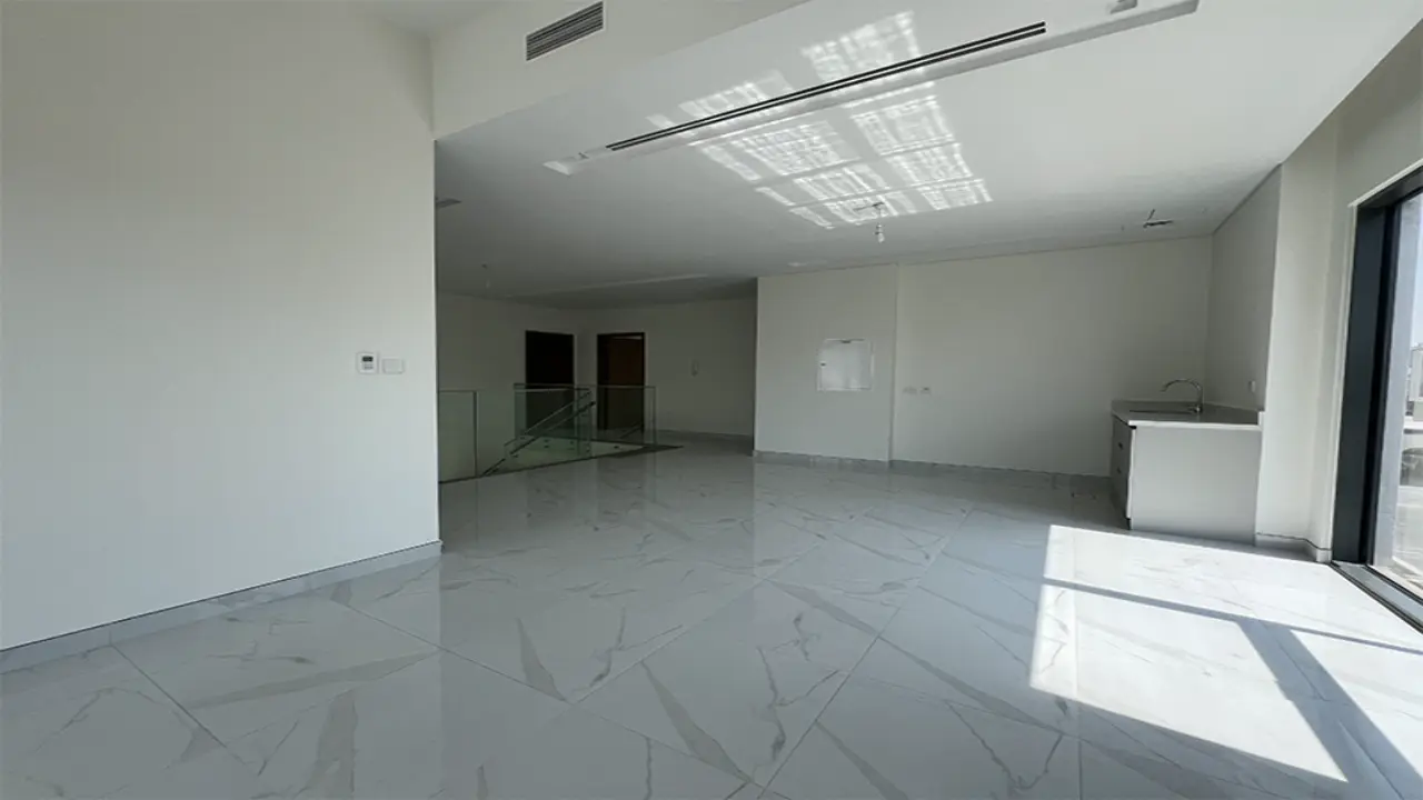 فيلا جديدة للإيجار في الفرجان شرق، دبي، مكونة من 5 غرف نوم. معرض 7