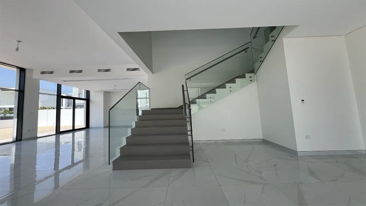 فيلا جديدة للإيجار في الفرجان شرق، دبي، مكونة من 5 غرف نوم. معرض 4