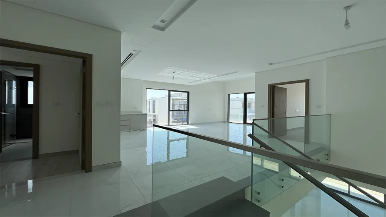 فيلا جديدة للإيجار في الفرجان شرق، دبي، مكونة من 5 غرف نوم. معرض 8