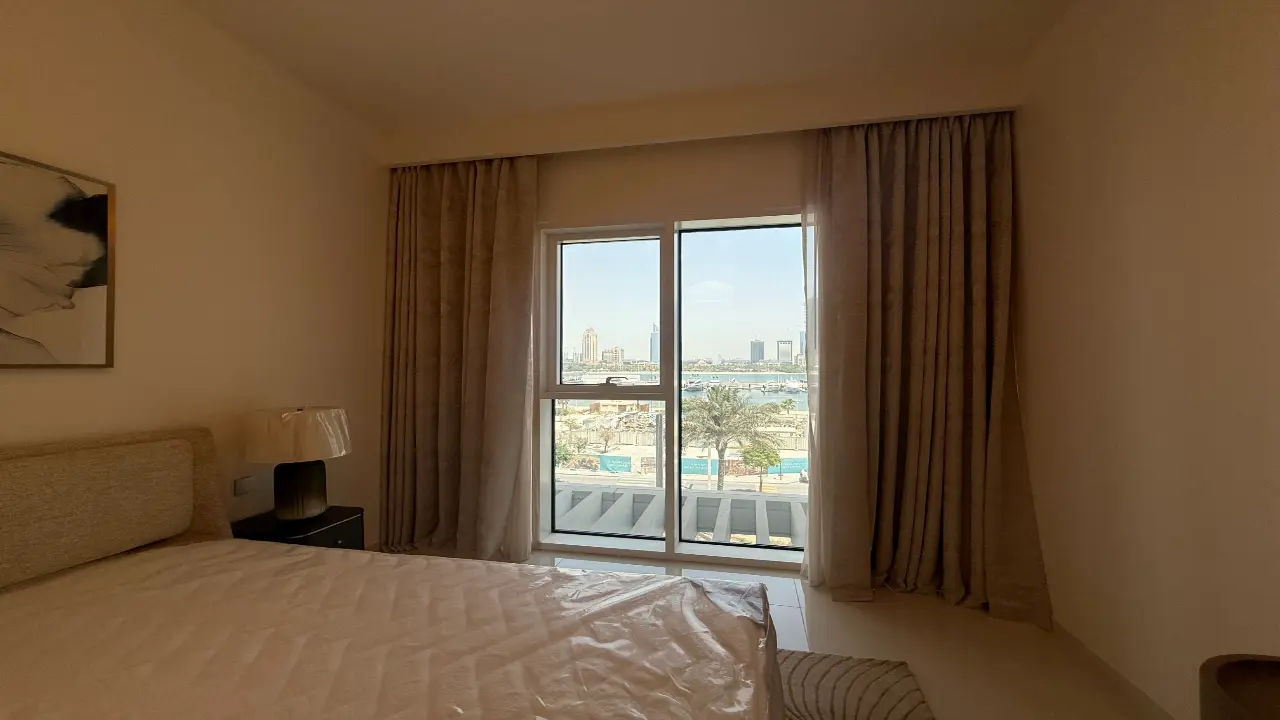 شقة مفروشة بالكامل بغرفة نوم واحدة للبيع في برج جراند بلو 1، إعمار بيتشفرونت معرض 1