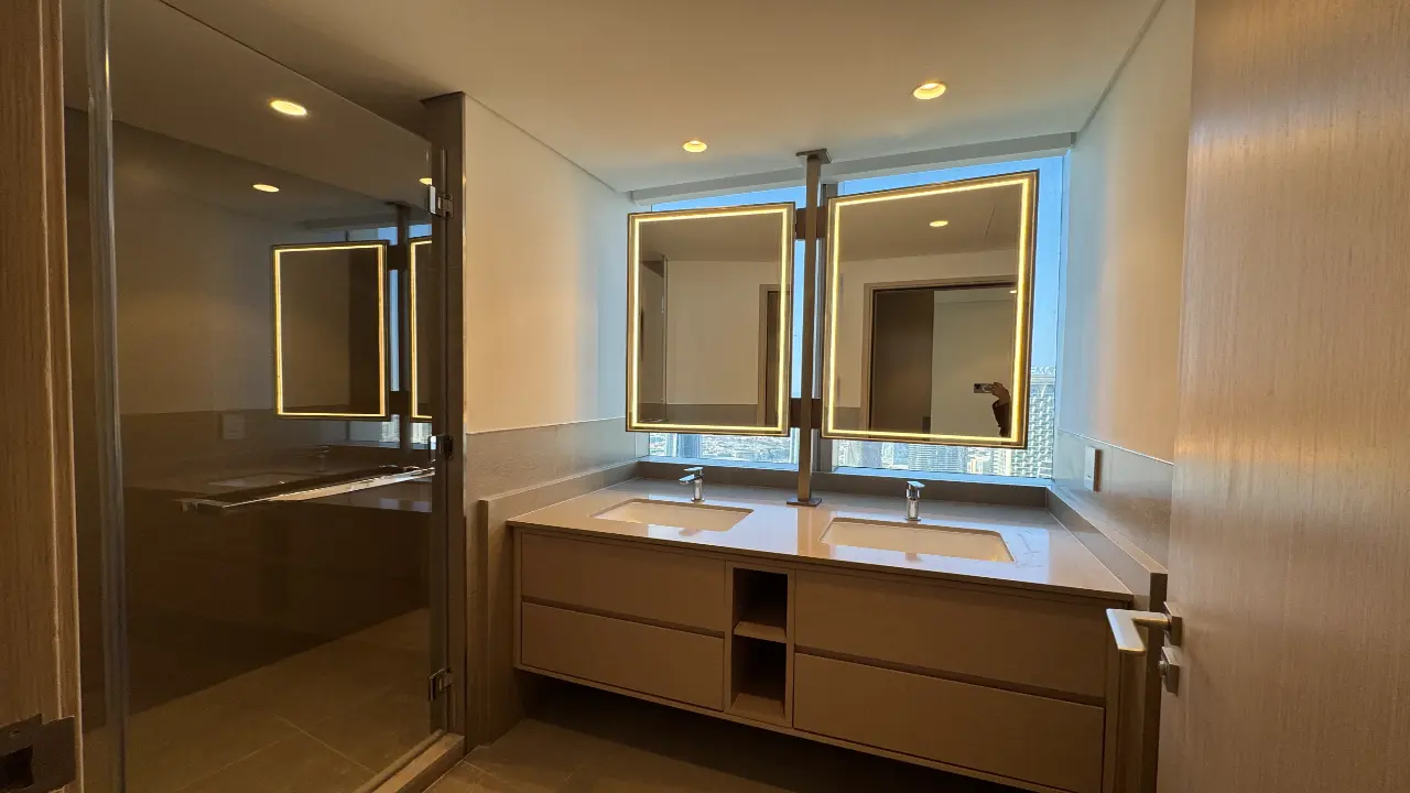 شقة جديدة للإيجار بإطلالة على برج خليفة، مكونة من 3 غرف نوم، في جراند، منطقة الأوبرا، وسط مدينة دبي معرض 9