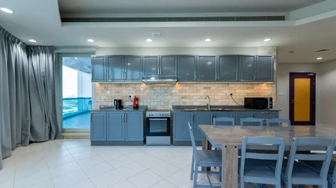 شقة مُجددة بالكامل مكونة من 4 غرف نوم للإيجار في برج هورايزون، دبي مارينا معرض 2