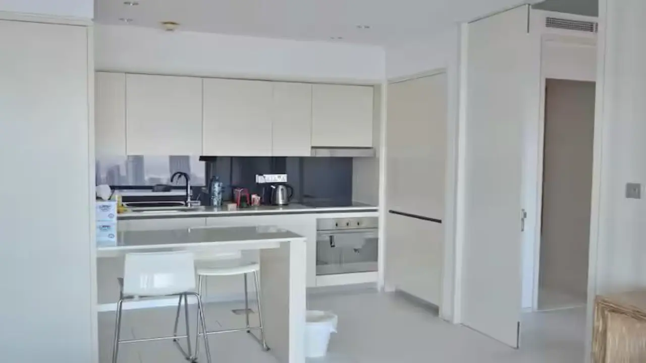 High Floor Fully Furnished 1-Bedroom Apartment for Rent gallery 4
