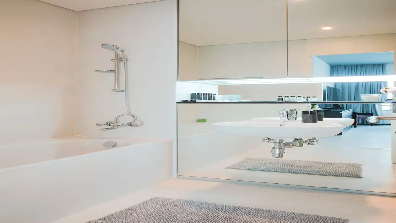High Floor Fully Furnished 1-Bedroom Apartment for Rent gallery 2