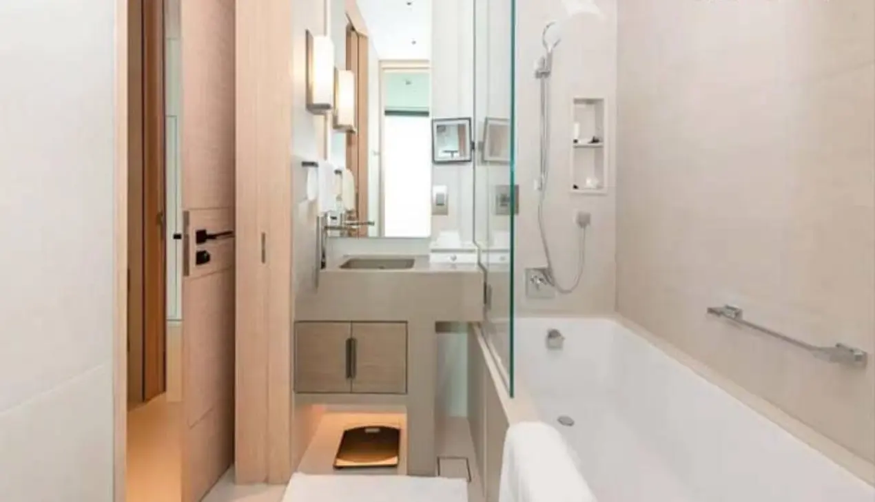 شقة مفروشة بغرفة نوم واحدة مطلة على البحر للبيع في برج بوابة جميرا 2، جي بي آر معرض 7