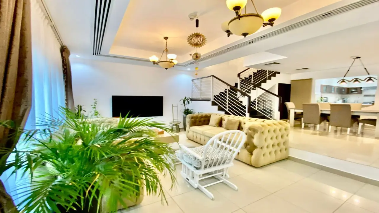 تاون هاوس مُجدد بالكامل بأربع غرف نوم للإيجار في مجمع لا ريفييرا العقاري، بلوك د، منطقة قرية جميرا الدائرية ١٠ معرض 12