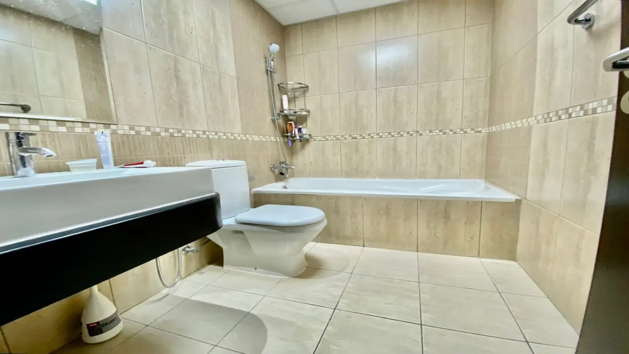 تاون هاوس مُجدد بالكامل بأربع غرف نوم للإيجار في مجمع لا ريفييرا العقاري، بلوك د، منطقة قرية جميرا الدائرية ١٠ معرض 8