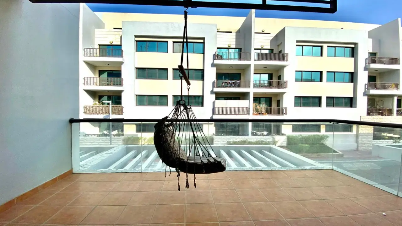 تاون هاوس مُجدد بالكامل بأربع غرف نوم للإيجار في مجمع لا ريفييرا العقاري، بلوك د، منطقة قرية جميرا الدائرية ١٠ معرض 7