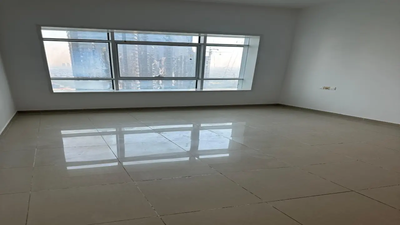 شقة بغرفة نوم واحدة مطلة على البحيرة في طابق مرتفع للإيجار في برج ليك سيتي، مجموعة جي إل تي د معرض 3