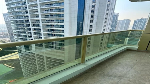 شقة بغرفة نوم واحدة مطلة على البحيرة في طابق مرتفع للإيجار في برج ليك سيتي، مجموعة جي إل تي د معرض 11