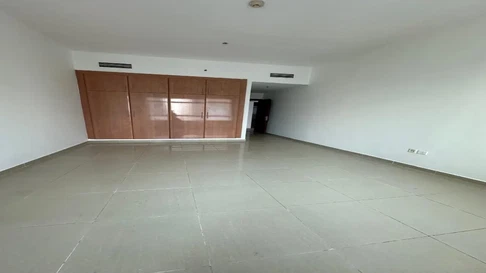 شقة بغرفة نوم واحدة مطلة على البحيرة في طابق مرتفع للإيجار في برج ليك سيتي، مجموعة جي إل تي د معرض 9