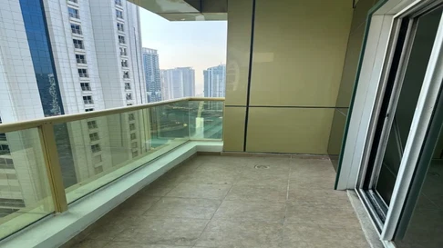 شقة بغرفة نوم واحدة مطلة على البحيرة في طابق مرتفع للإيجار في برج ليك سيتي، مجموعة جي إل تي د معرض 5