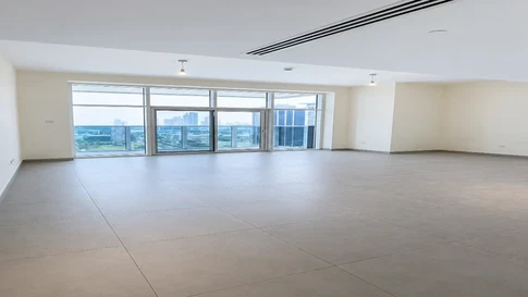 Spacious 2-Bedroom Apartment for Sale in Marina Arcade Tower, Dubai Marina gallery 1