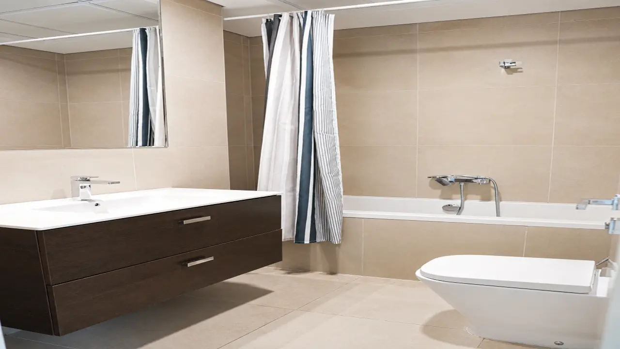 Spacious 2-Bedroom Apartment for Sale in Marina Arcade Tower, Dubai Marina gallery 9