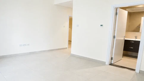 Spacious 2-Bedroom Apartment for Sale in Marina Arcade Tower, Dubai Marina gallery 7