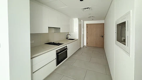 Spacious 2-Bedroom Apartment for Rent in Marquise Square, Business Bay gallery 4