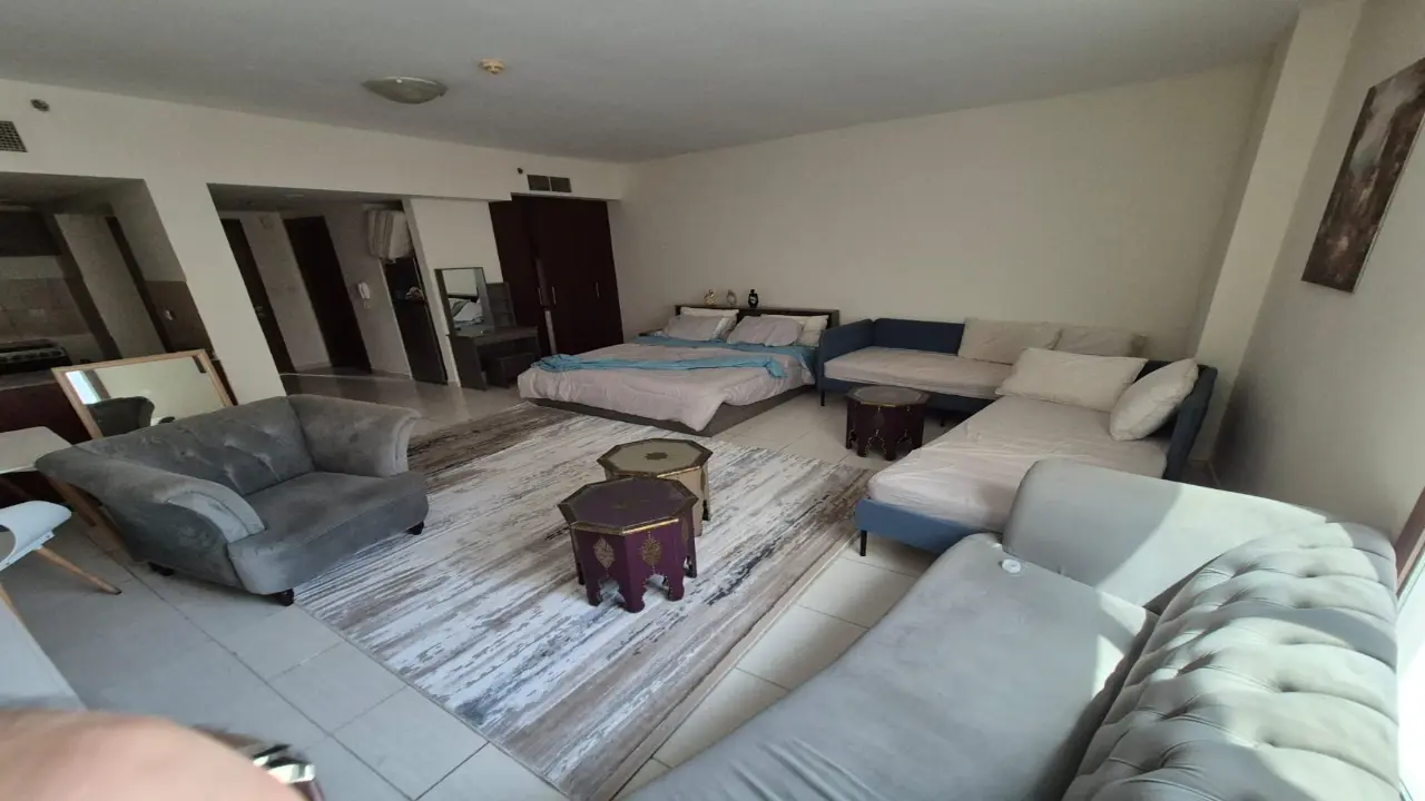 Полностью меблированная однокомнатная квартира в аренду в Masaar Residence, район JVC 15 галерея 4