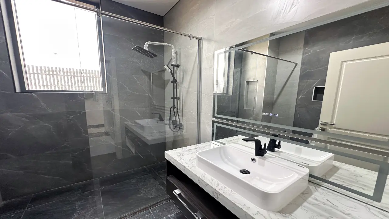 Роскошная вилла с 5 спальнями, построенная по индивидуальному заказу, на продажу в Nad Al Sheba 1, Дубай галерея 11