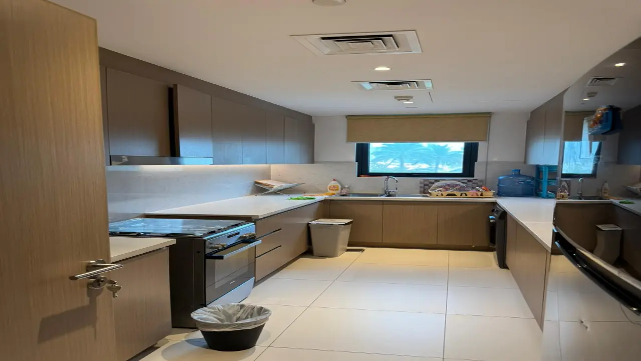 Современные апартаменты с 4 спальнями на берегу моря в жилом комплексе Naseem Residences, остров Марьям, Шарджа галерея 2