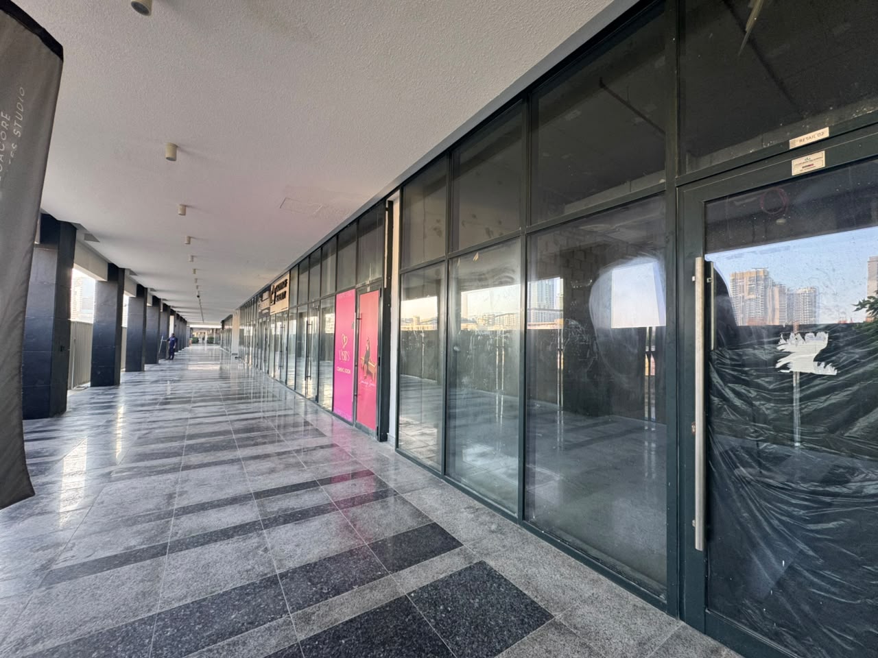 High ROI & Burj Khalifa View Shop for Sale in Azizi Riviera 21, Meydan gallery 2