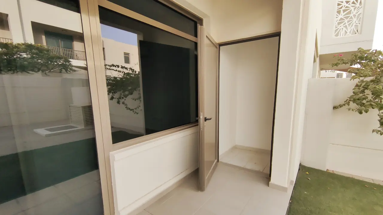 تاون هاوس واسع مكون من 3 غرف نوم (النوع 1) للإيجار في تاون هاوسز زهرة، تاون سكوير معرض 2