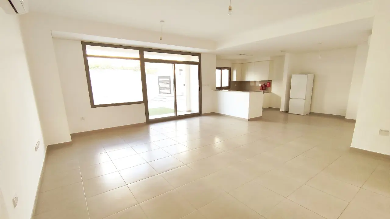 تاون هاوس واسع مكون من 3 غرف نوم (النوع 1) للإيجار في تاون هاوسز زهرة، تاون سكوير معرض 1