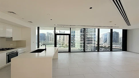 Panoramic Views 2-Bedroom Stylish Apartment for Sale in Marquise Square, Business Bay gallery 2