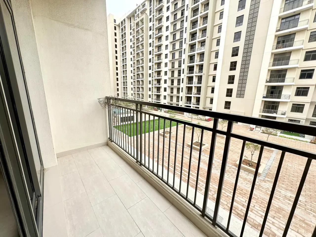 شقة واسعة بغرفة نوم واحدة للإيجار في مجمع روضة 2، تاون سكوير، دبي معرض 9