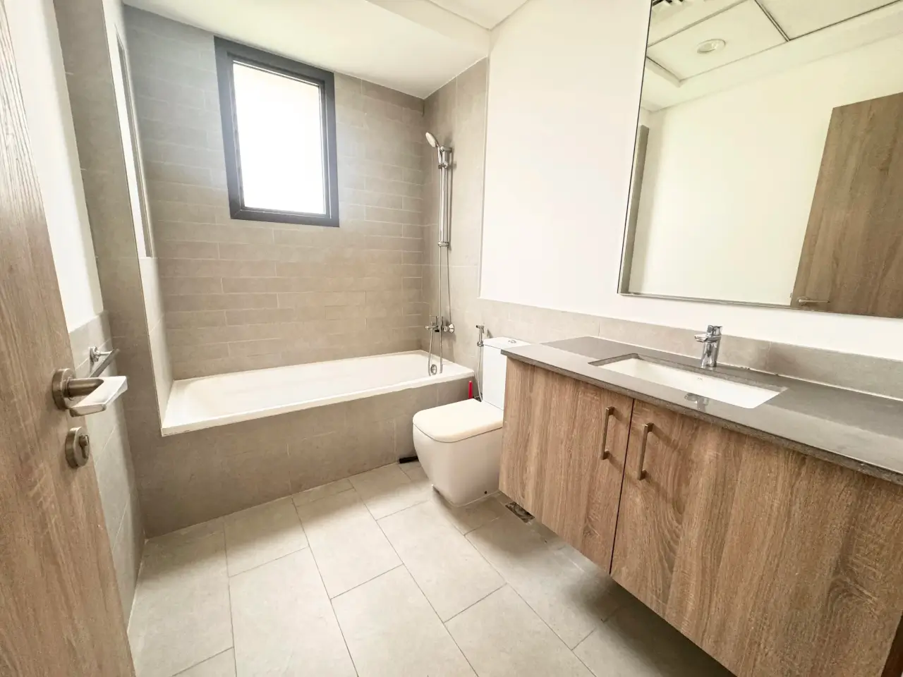 شقة واسعة بغرفة نوم واحدة للإيجار في مجمع روضة 2، تاون سكوير، دبي معرض 4