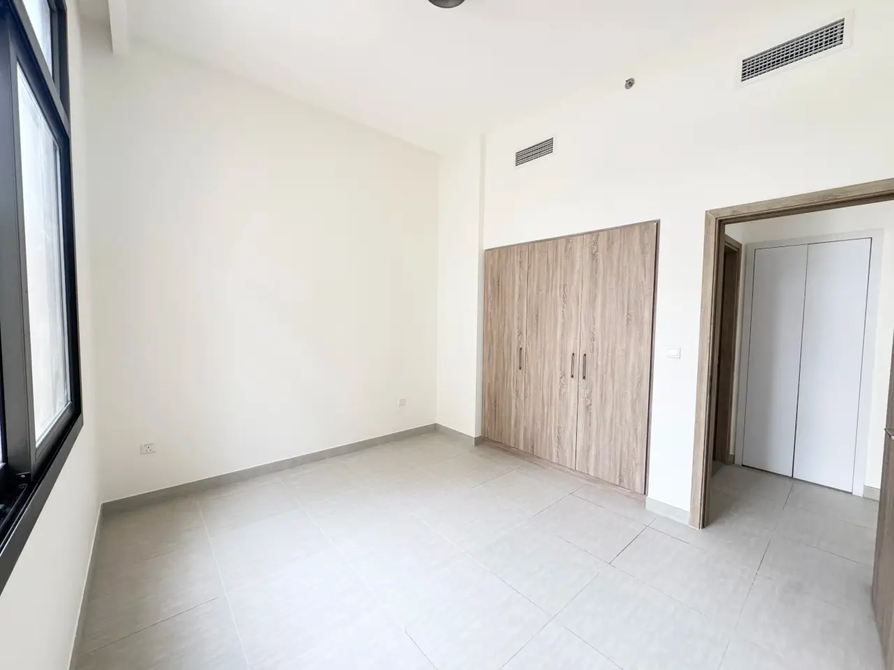 شقة واسعة بغرفة نوم واحدة للإيجار في مجمع روضة 2، تاون سكوير، دبي معرض 2