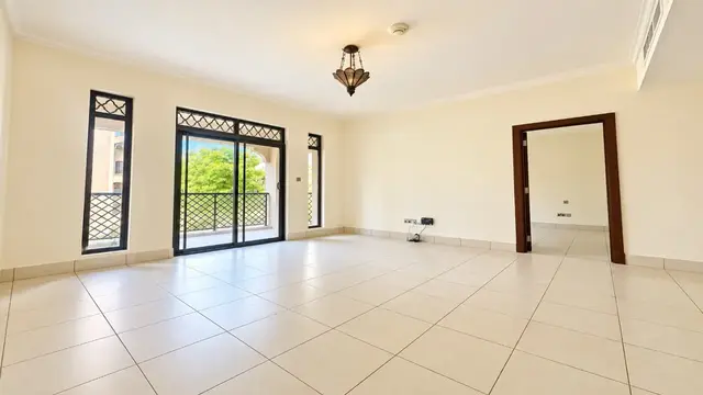 Spacious 1-Bedroom Vacant Apartment for Rent in Reehan 4, Old Town, Downtown Dubai