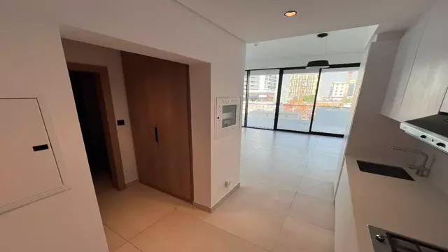 Готовая к заселению и просторная квартира-студия в аренду в Aria Gardens, Arjan, Дубай