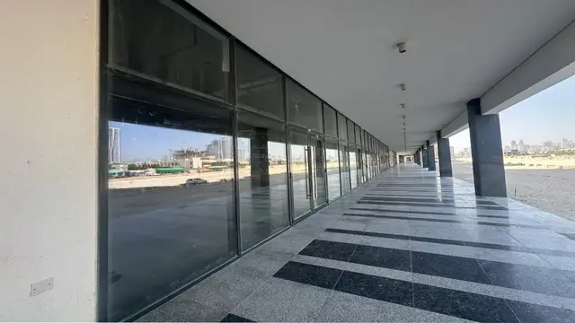 إطلالة برج خليفة ومتجر ضخم للبيع في عزيزي ريفييرا 3، ميدان