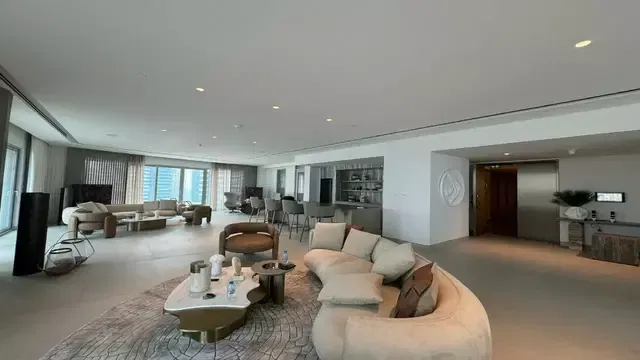 Panoramic Views 5-Bedroom Furnished Penthouse for Sale in Marina Star, Dubai Marina