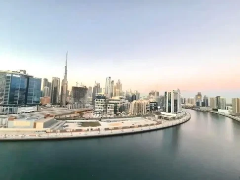 شراء قطعة أرض كاملة الإطلالة على البحيرة في الخليج التجاري، دبي معرض 3