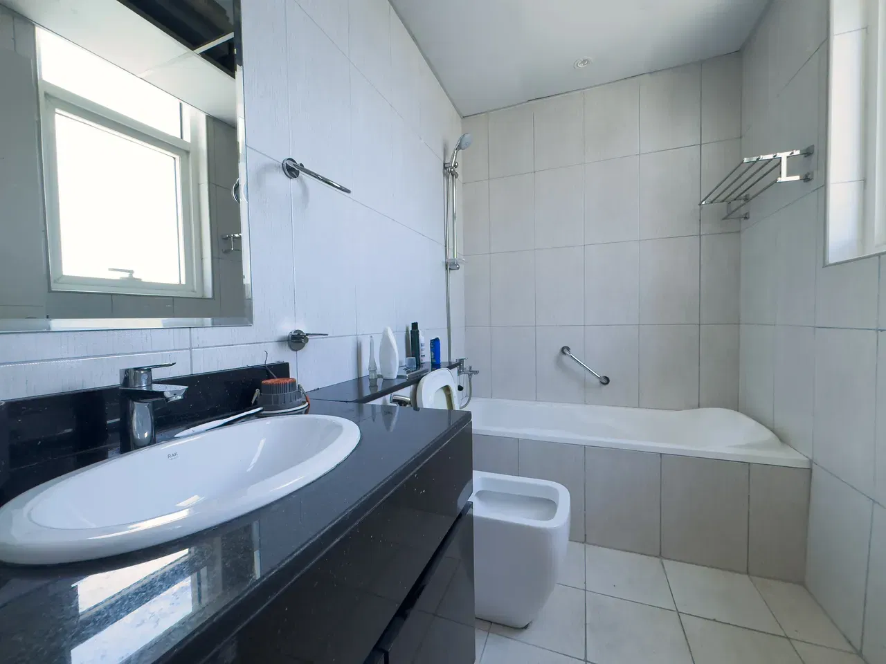 Меблированная 2-комнатная квартира на верхнем этаже на продажу в Галии, район JVC 18 галерея 12