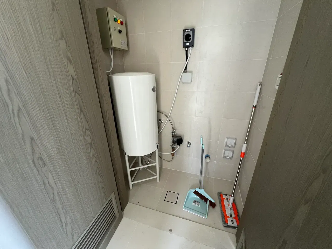 شقة مطورة مكونة من غرفة نوم واحدة في الطابق العلوي للبيع في ريزيدنسز 12، المنطقة الأولى، مدينة محمد بن راشد معرض 10