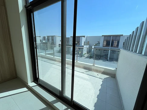 Park View 4-Bedroom Single Row Townhouse for Sale in Senses at the Fields, MBR City gallery 1